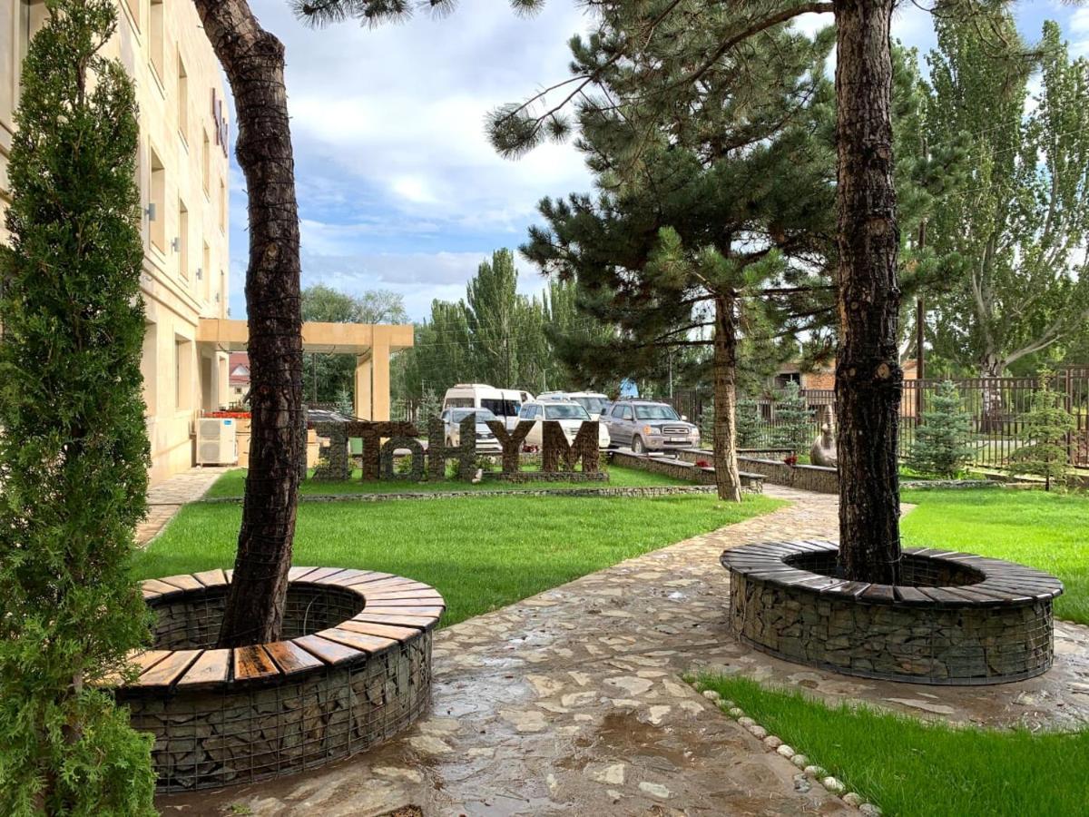 My Hotel Karakol Buitenkant foto
